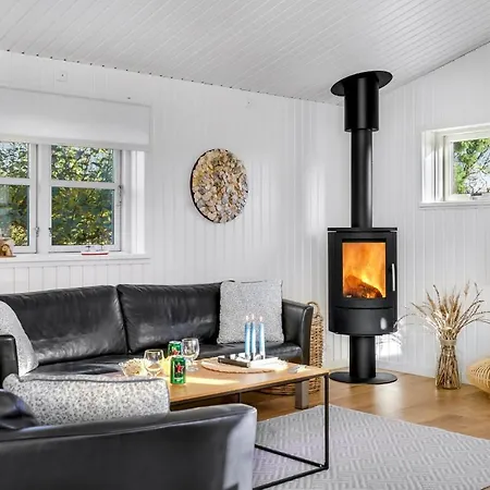 A Stunning In With 3 Bedrooms And Wifi 펜션